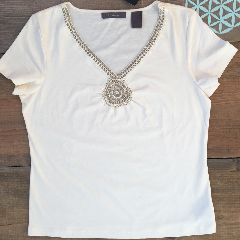 Liz Claiborne beaded cream T-shirt. Size M NWT.